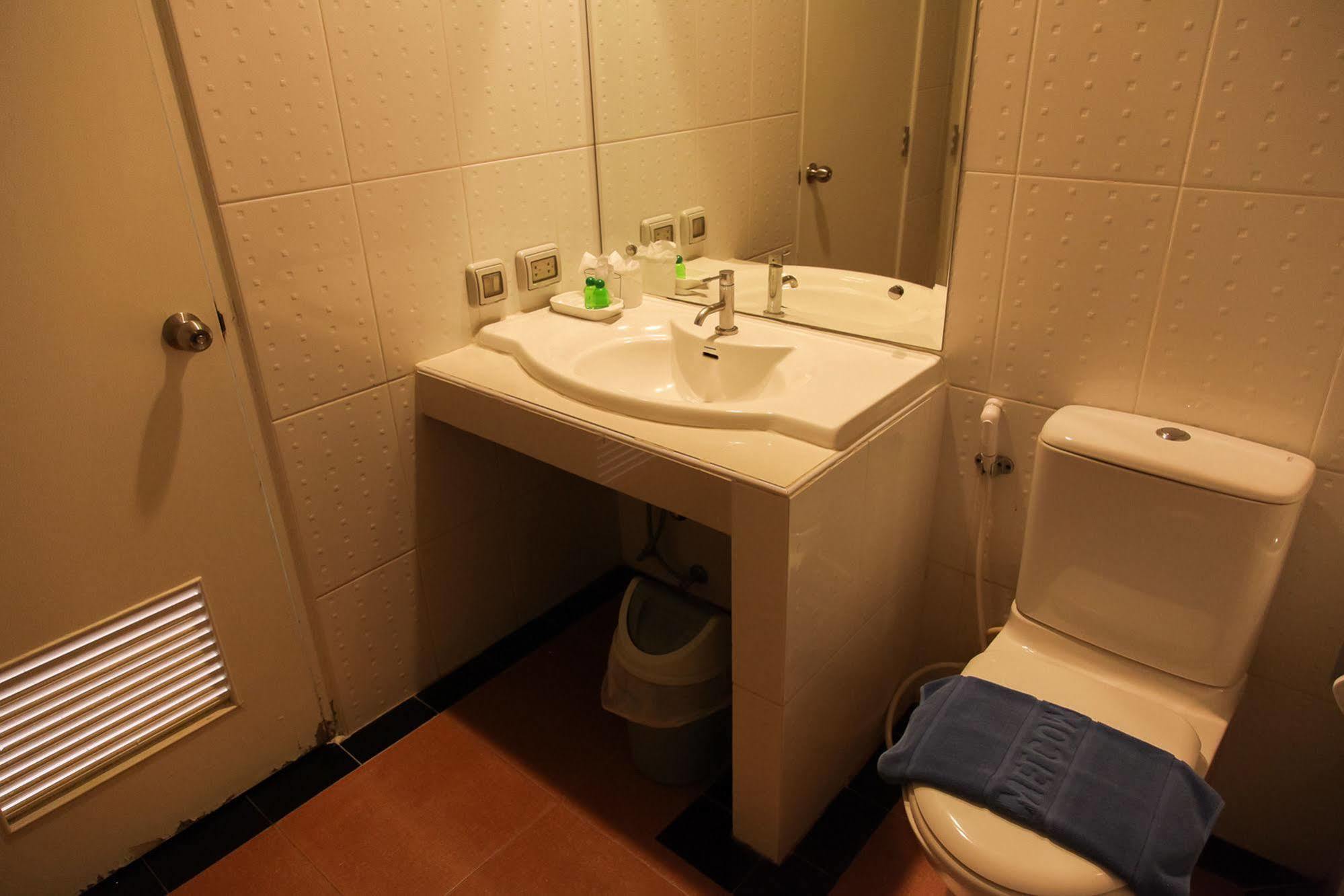 Zen Rooms Bangchak バンコク都 エクステリア 写真